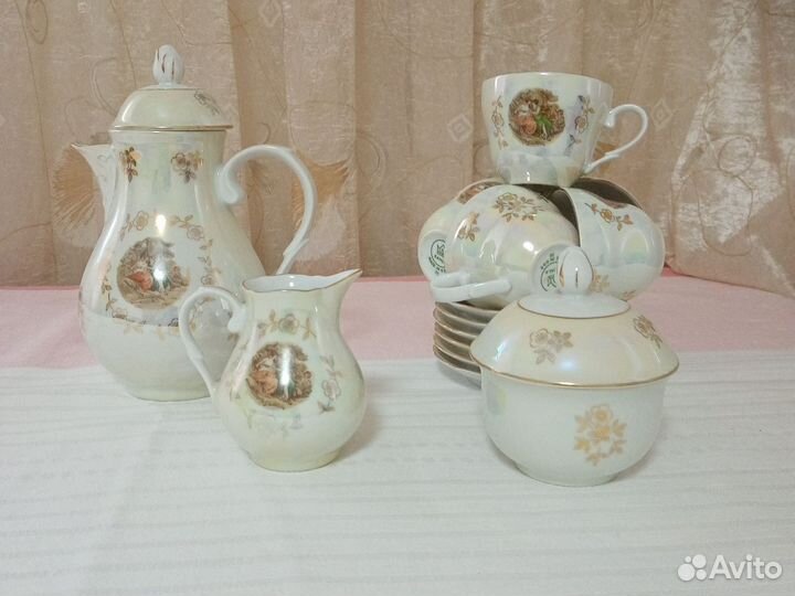 Кофейный сервиз. Покрыт перламутром