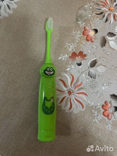 Детская электрическая зубная щетка