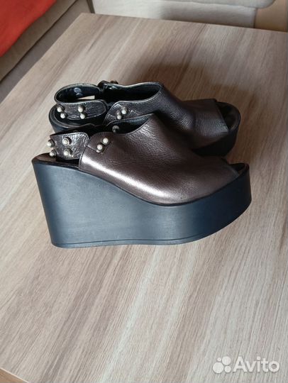 Босоножки женские