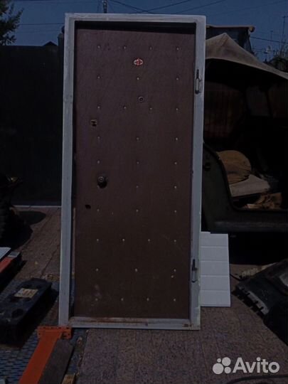 Дверь входная железная бу