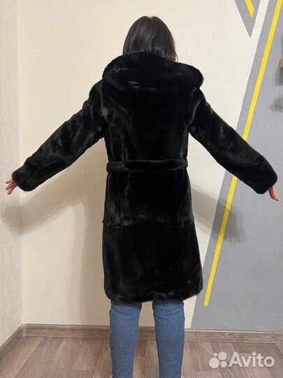 Шуба норковая с капюшоном 44