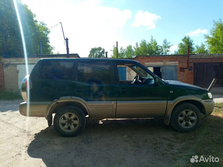 Nissan Terrano 2.4 МТ, 2001, 200 000 км