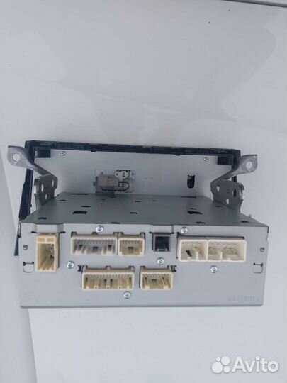 Магнитола Toyota Avensis