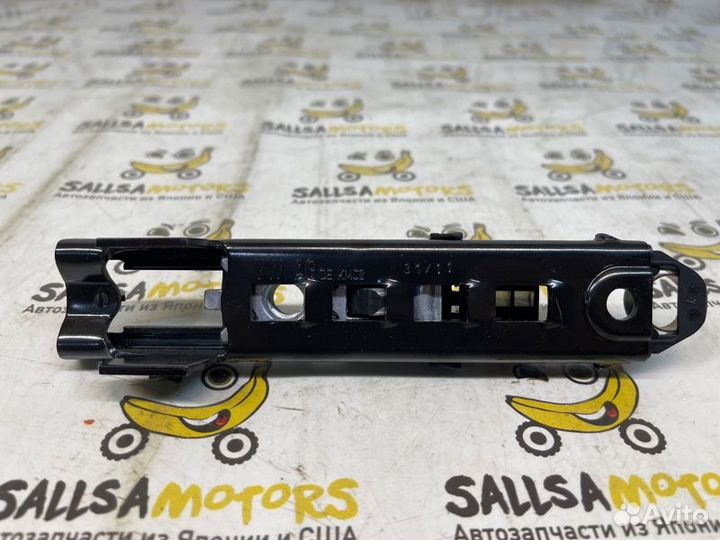 Кронштейн ремня безопасности передний Volkswagen