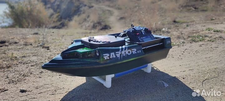 Прикормочный кораблик с GPS автопилотом