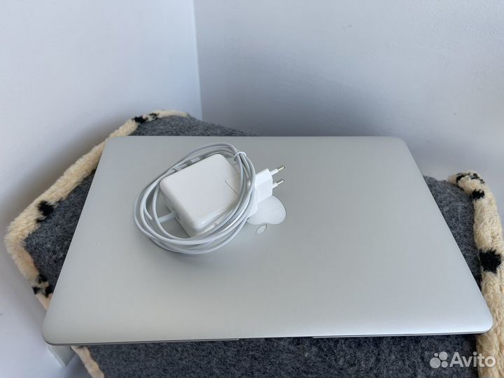 Apple MacBook Air 13 2015(2017) 512gb как новый