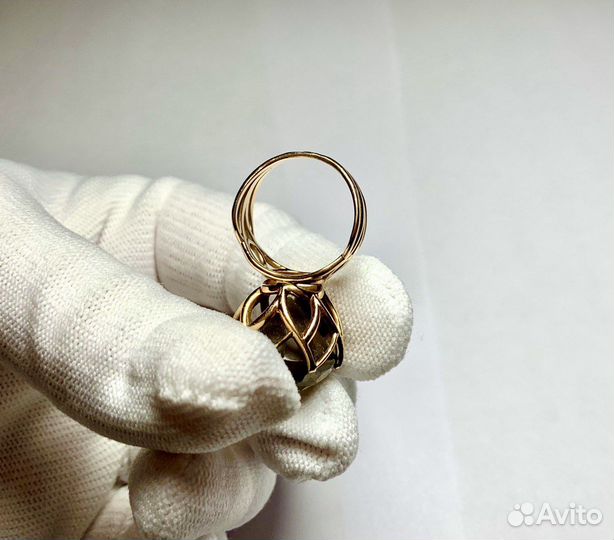 Кольцо золотое с топазом