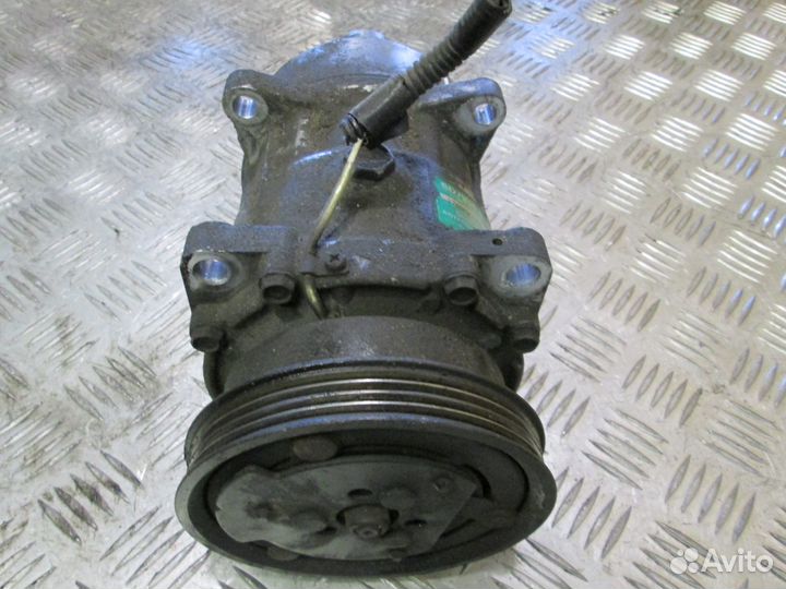 Компрессор кондиционера Рено Меган Сценик 1 1.6