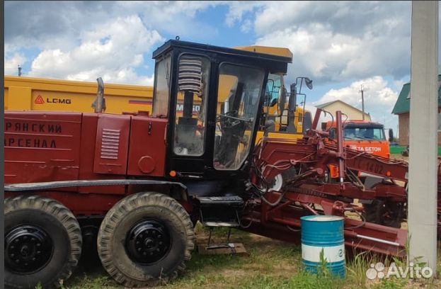 Автогрейдер Брянский арсенал ГС-14.02, 2011