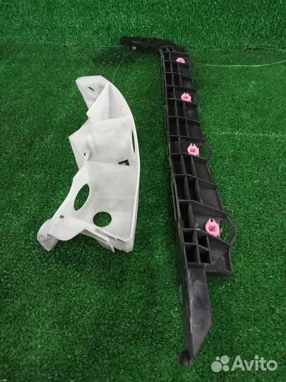 Кронштейн крепления задний левый Subaru Legacy