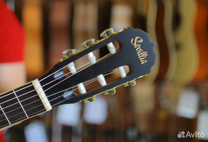 Классическая гитара Sevillia + Аксессуары