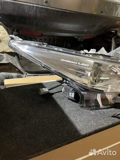 Фара правая LED Toyota Fortuner 2015