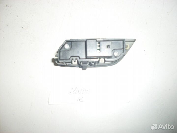 Кнопка центрального замка левая