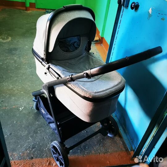 Продам детскую коляску 2 в 1