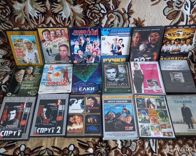 Видео диски, видео кассеты