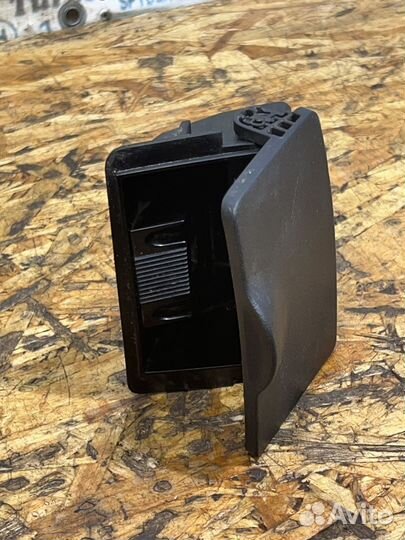 Пепельница Мицубиси Аутлендер CU 1