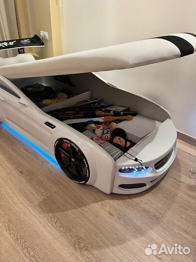 Детская кровать машина с подсветкой