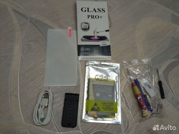 Защитное стекло и батарея