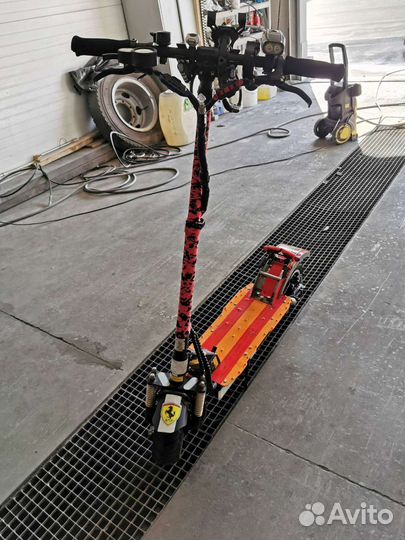 Электросамокат бу Ultron T11