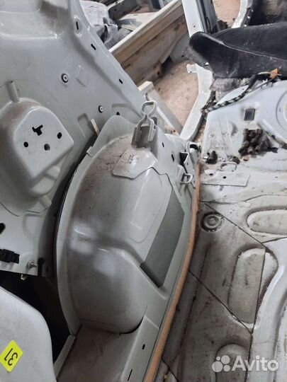 Volkswagen polo крыло заднее левое хечбэк