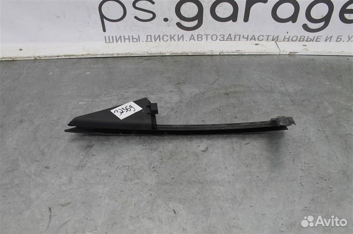 Направляющая стекла двери задняя правая Nissan Se