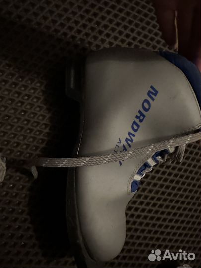 Лыжи и ботинки 36