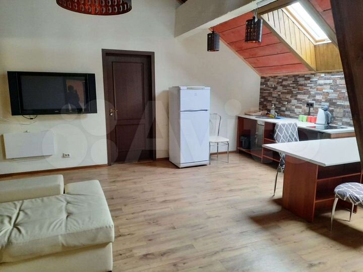 2-к. квартира, 70 м², 3/3 эт.