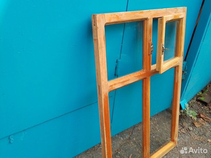 Застекленна рама с форточкой