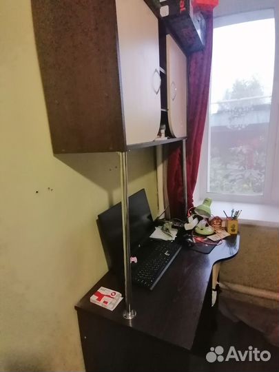 Компьютерный стол