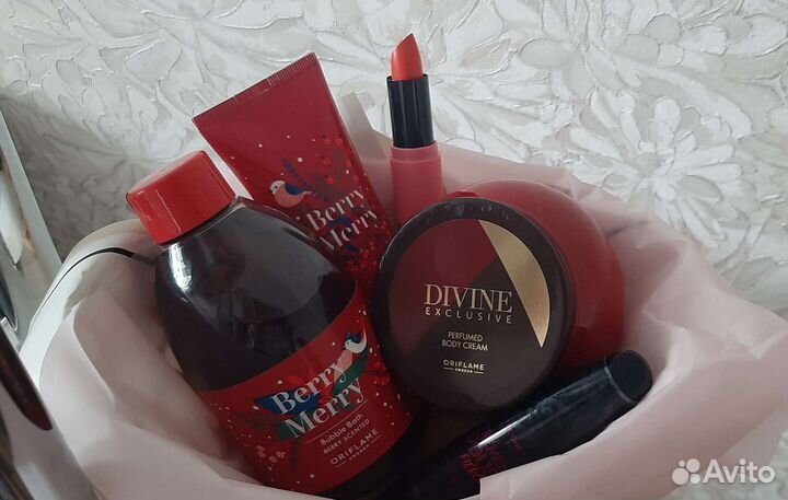 Корзина подарочная с косметикой