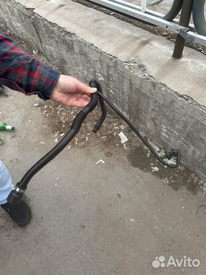 Патрубок картерных газов