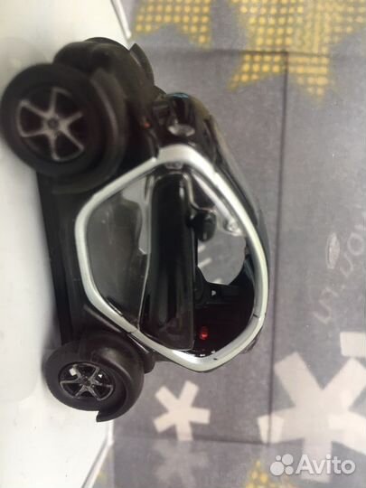 Моделька Renault Twizy
