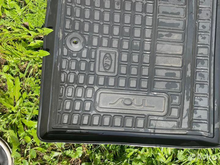 Автомобильные коврики резиновые бу