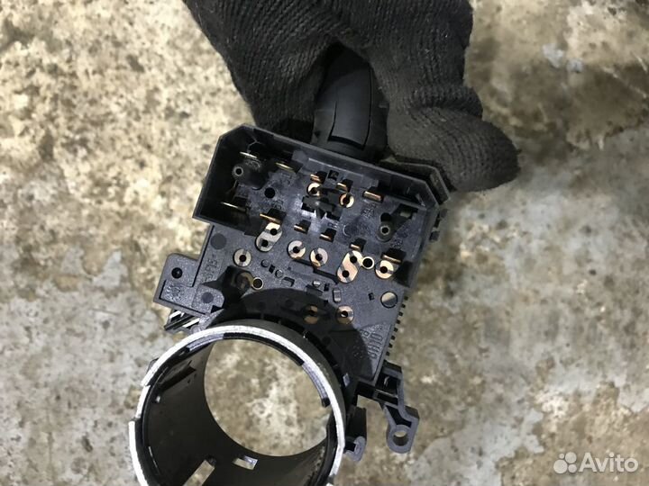 Переключатель подрулевой левый на Skoda A4