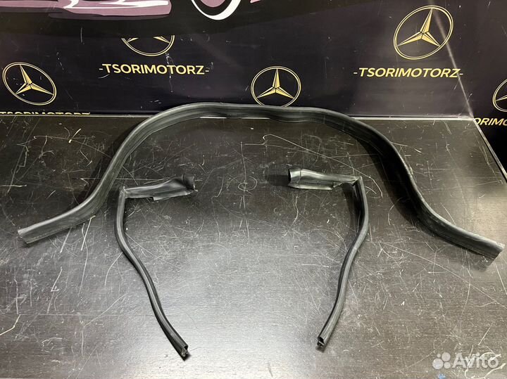 Уплотнитель капота мерседес w218 cls500 4matic