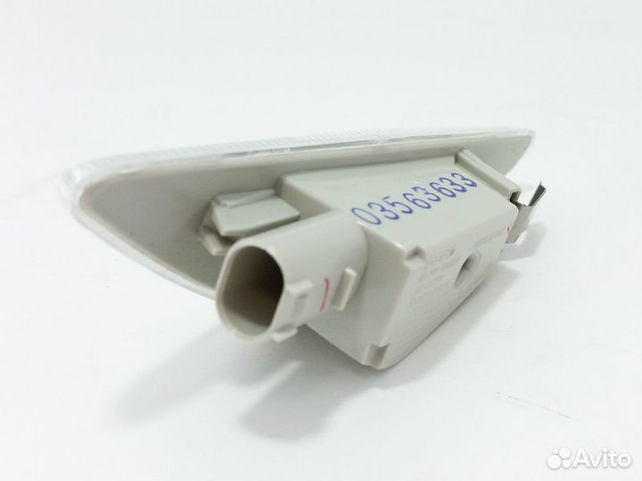 Повторитель поворота в крыло правый BMW X3 F25