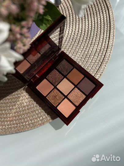 Палетка теней huda beauty оригинал