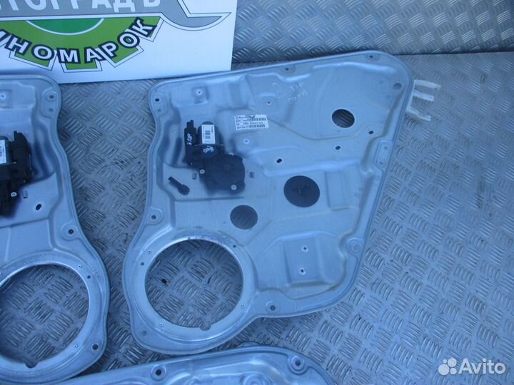 Стеклоподъемник электрический задний Kia Ceed 1