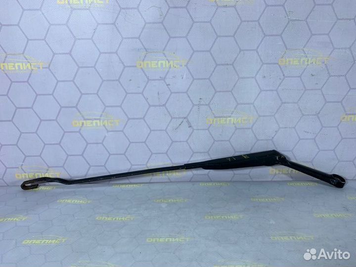 Щеткодержатель передний правый Opel Vectra B 1998