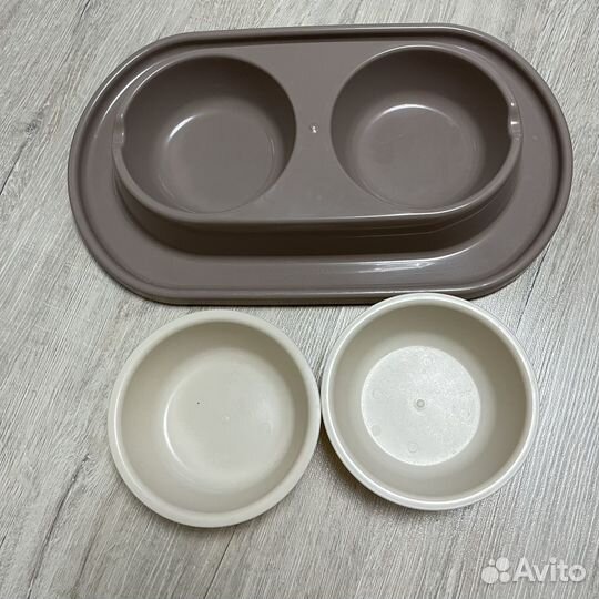 Лежанка и миска для собак и кошек