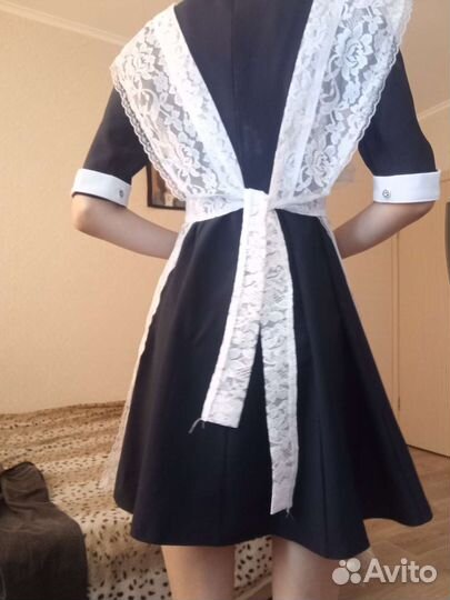 Белый школьный фартук