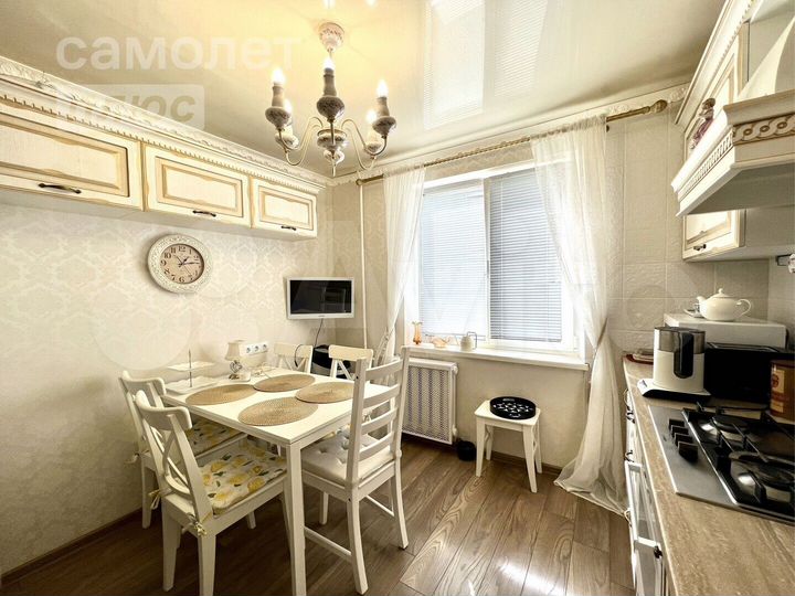 2-к. квартира, 58 м², 8/9 эт.