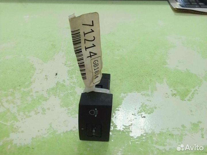 Кнопка корректора фар Kia Venga минивен G4FA 1.4 Б