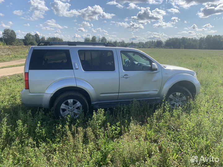 Nissan Pathfinder 2.5 AT, 2006, 300 000 км