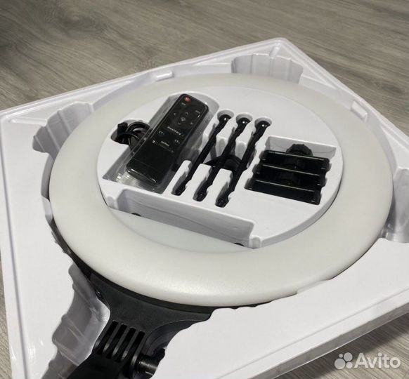 Кольцевая лампа новая