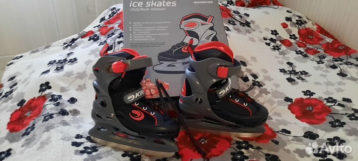 Коньки хоккейные детские