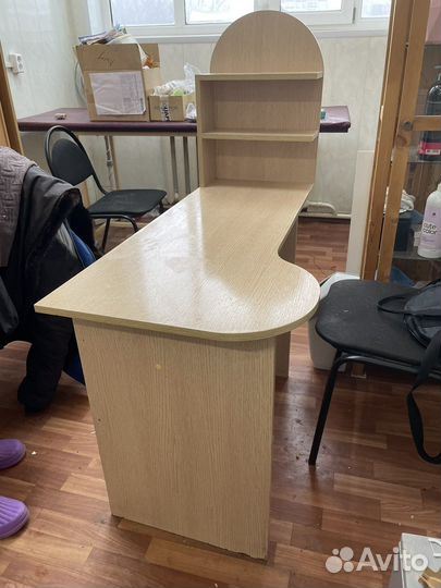 Маникюрный стол