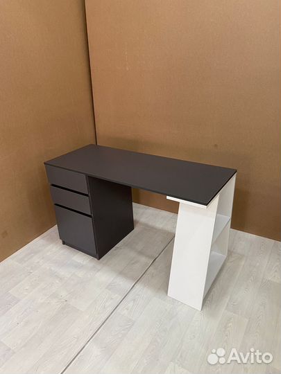 Писменный стол Карл