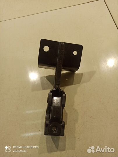 Крепеж заднего сиденья (Kia K5 III)