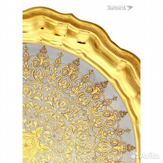 Пиалы для чая, графин, поднос золотой